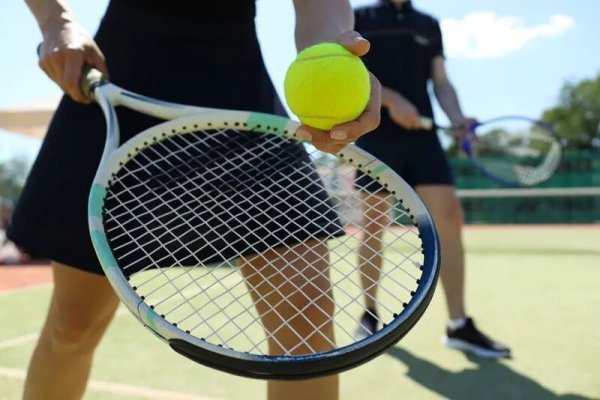 A策略 砸钱给网球拍打扮，是不是“差生文具多”？